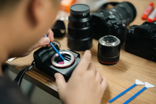 precision-at-work-camera-technician-expertly-clea-2026-01-09-07-37-20-utc-69e0d22680355